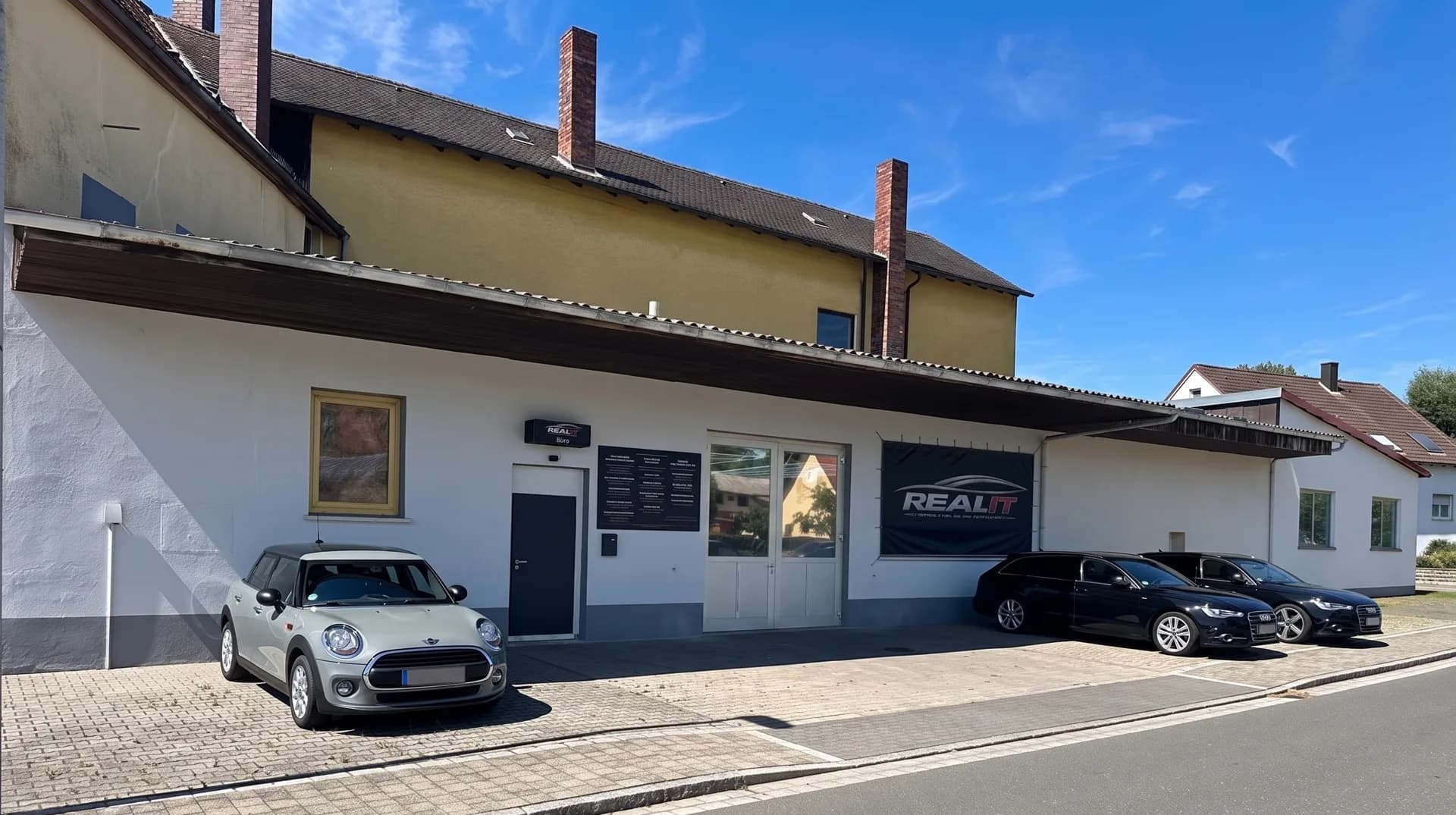 REALIT Premium Auto Detailing – Gebäudeansicht, Blickwinkel links