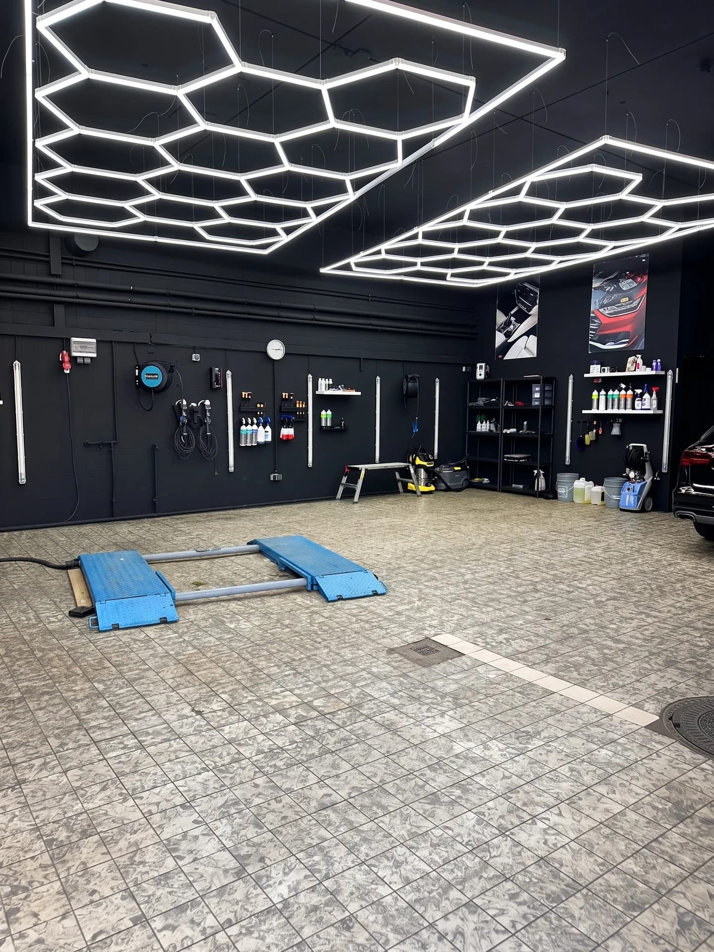 REALIT Premium Auto Detailing – Detailing-Halle in Schlüsselfeld